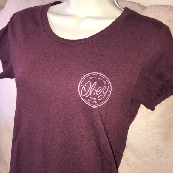Obey Medium maroon and white short sleeved shirt 💕 - Picture 3 of 6